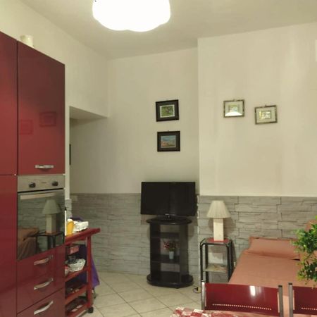 By The Sea In Scario Apartment Luaran gambar