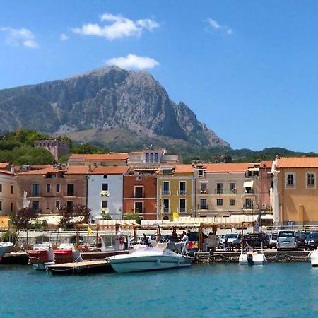 By The Sea In Scario Apartment Luaran gambar