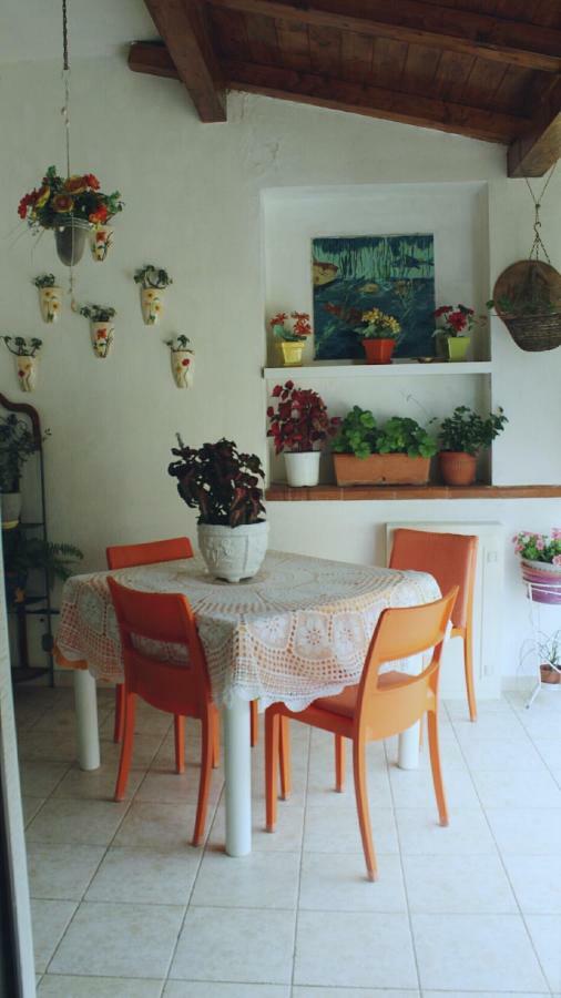 By The Sea In Scario Apartment Luaran gambar